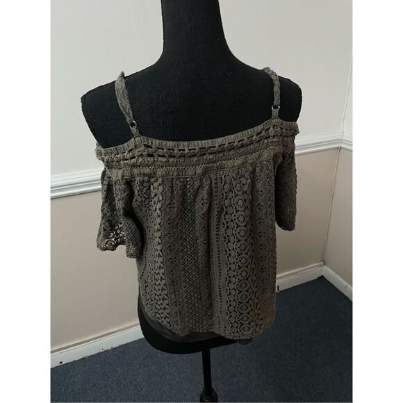 By & By Army Green Cold Shoulder Lace Blouse Size Small - Picture 3 of 8